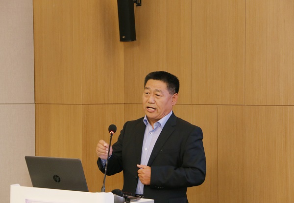 集团公司党委书记张会民从足球竞猜网建设的角度作点评发言.jpg